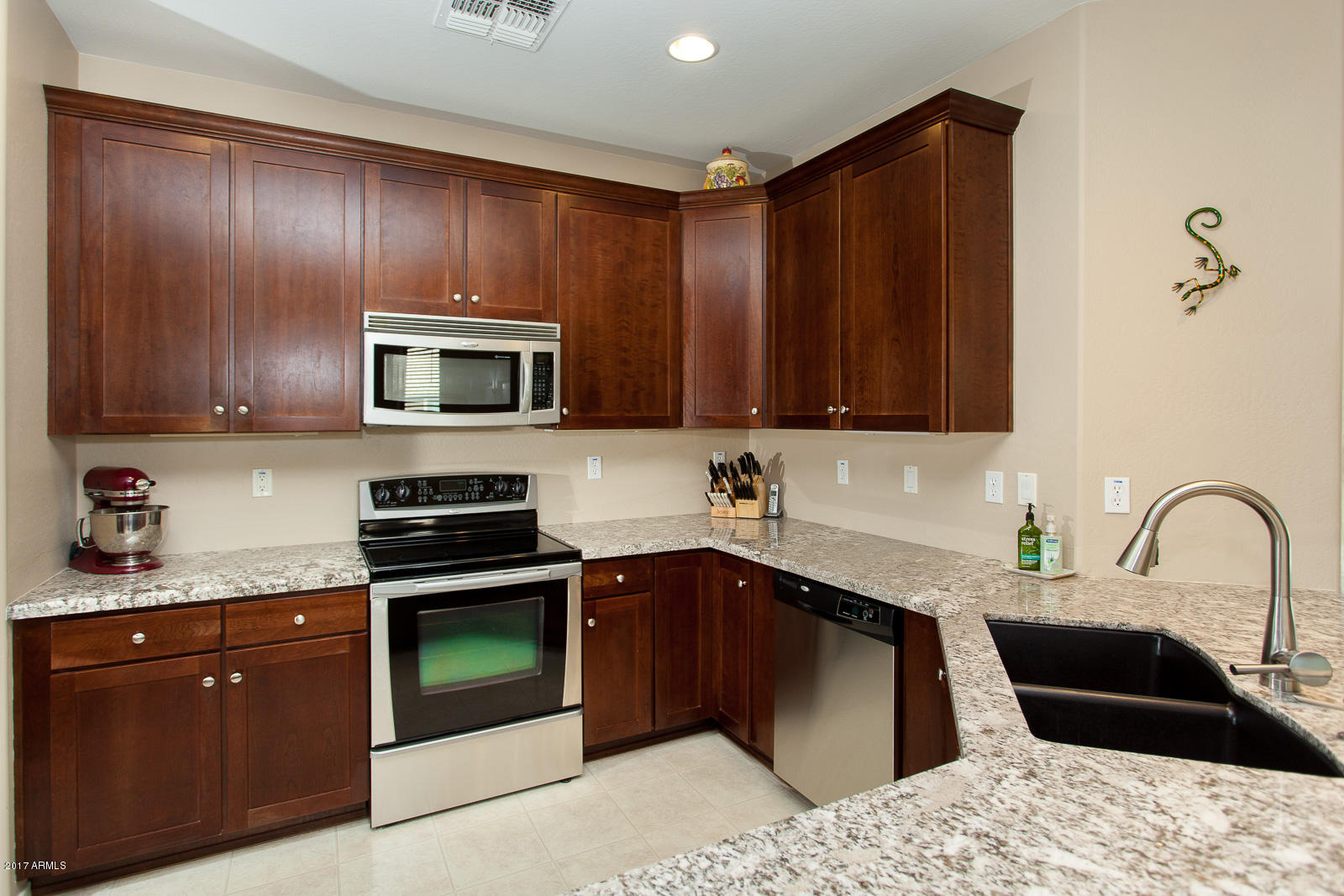 2421 West Beverly Rd. Phoenix, AZ 85041 - Photo 15 of 42 MC (35 of 42)