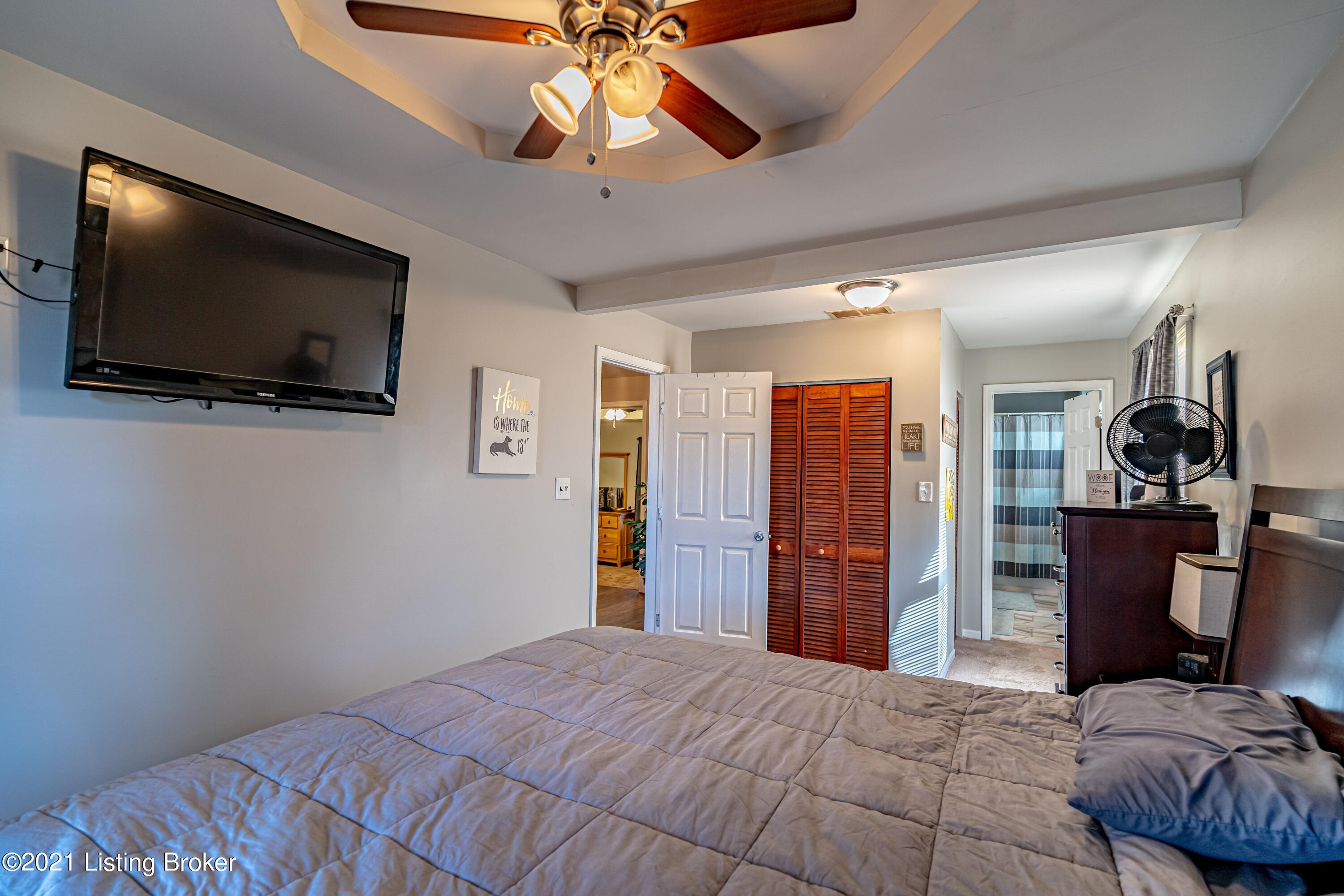 7503 Cane Run Road Louisville, KY 40258 - Photo 20 of 32 Bedroom