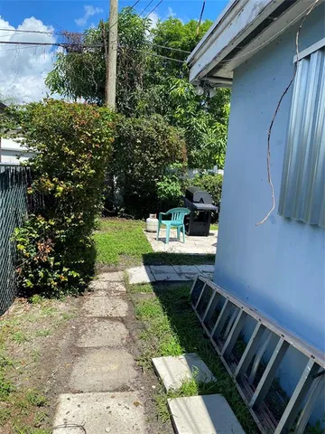 $1,150 | 6901 Southwest 6th Street, Pembroke Pines, FL 33023
