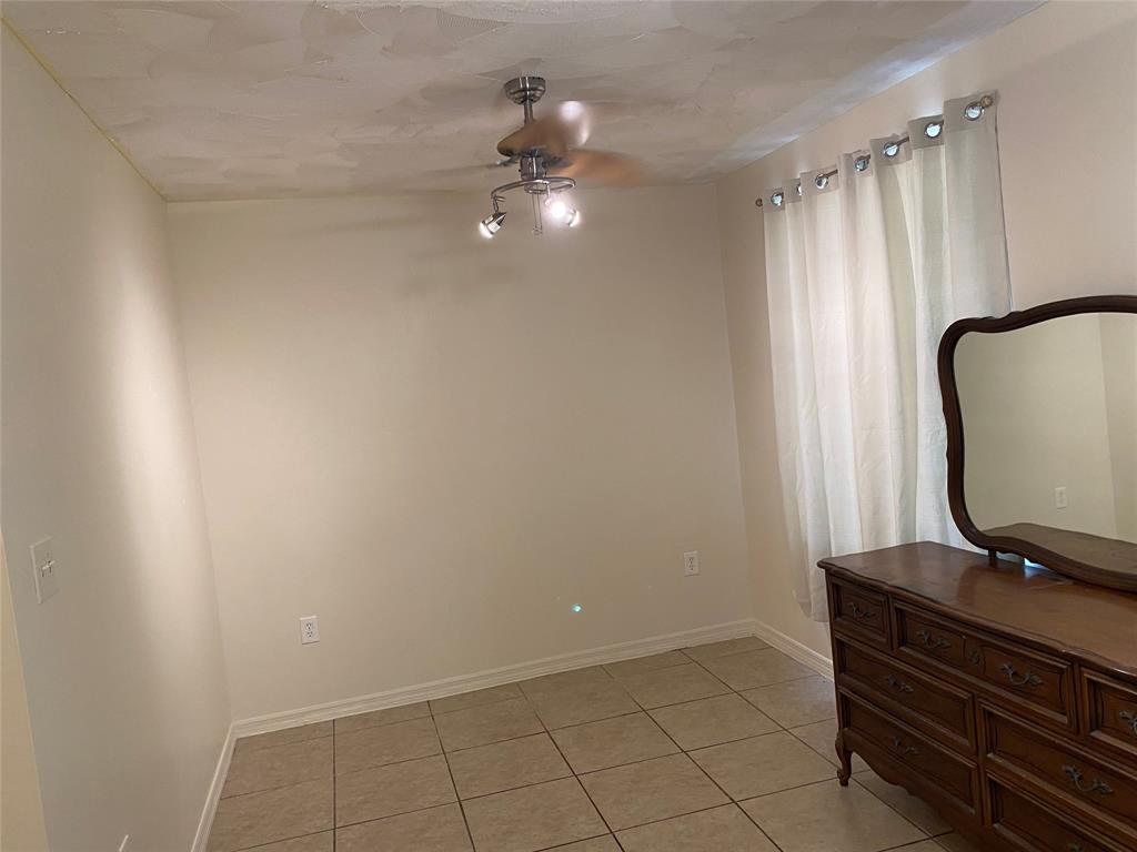 6901 Southwest 6th Street Pembroke Pines, FL 33023 - Photo 6 of 9