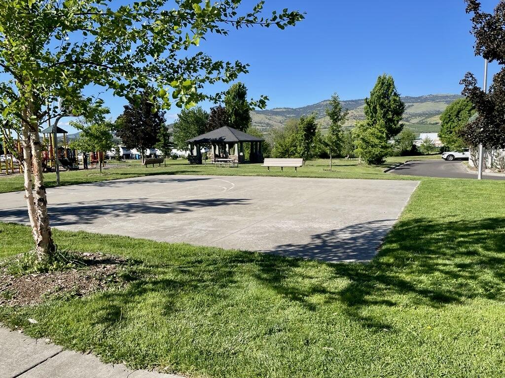 1227 Lithia Way Talent, OR 97540 - Photo 36 of 37 a view of green field