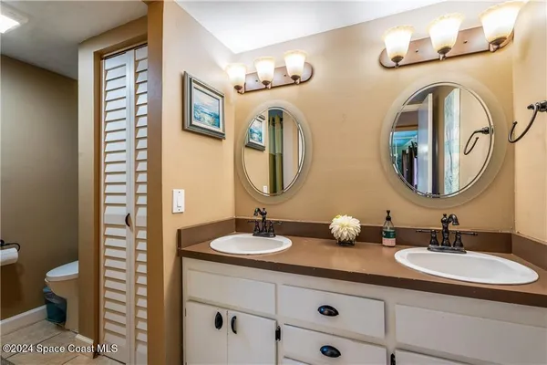 $152,500 | 2115 Vista Oaks Circle Northeast, Palm Bay, FL 32905