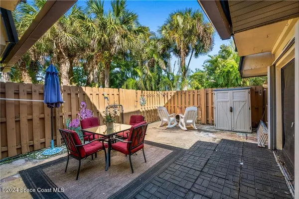 $152,500 | 2115 Vista Oaks Circle Northeast, Palm Bay, FL 32905