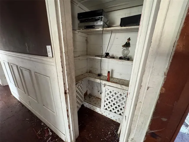 a view of walk in closet