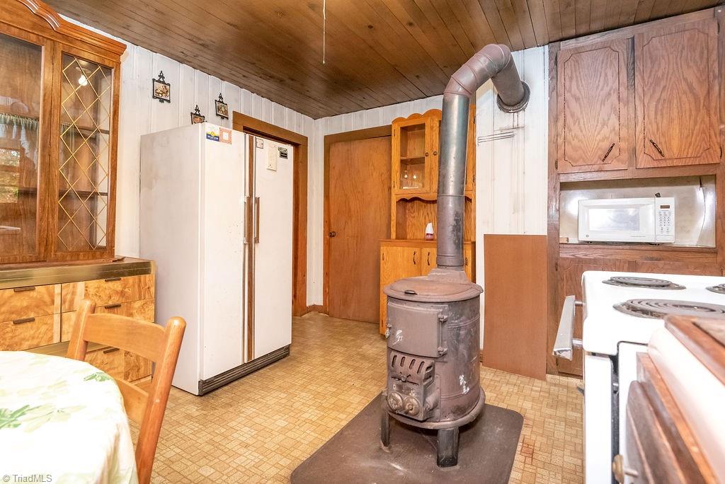 4444 Mt Zion Road Ferguson, NC 28624 - Photo 15 of 46