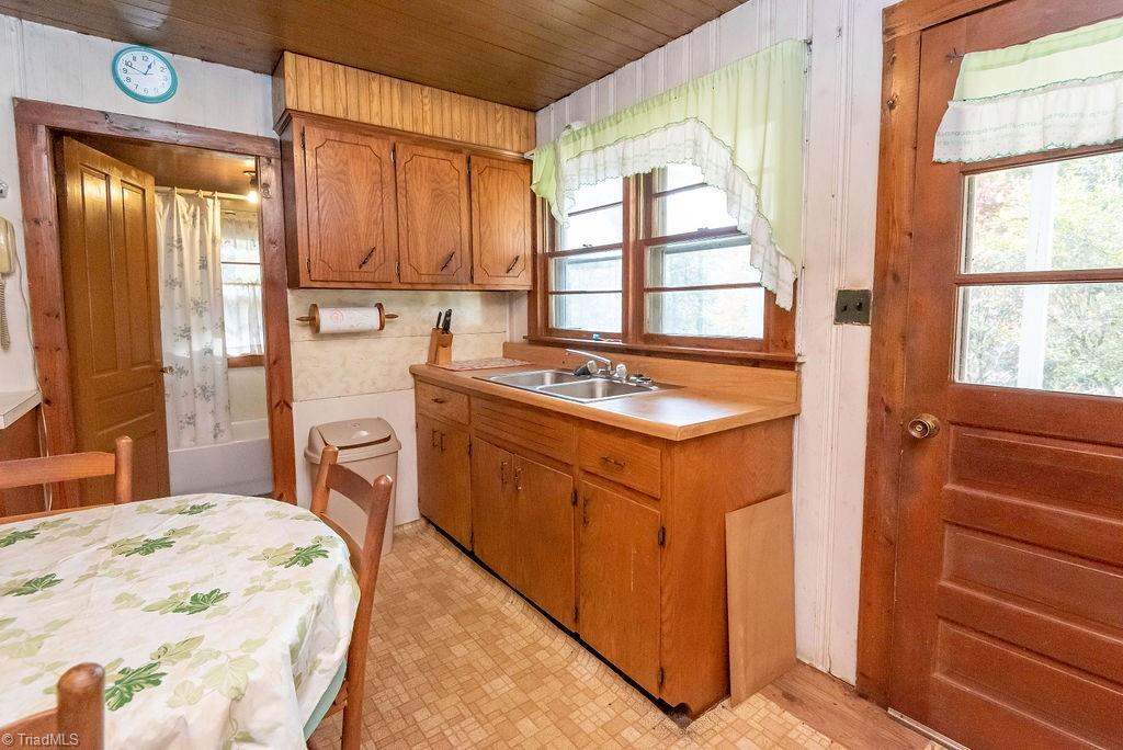 4444 Mt Zion Road Ferguson, NC 28624 - Photo 16 of 46