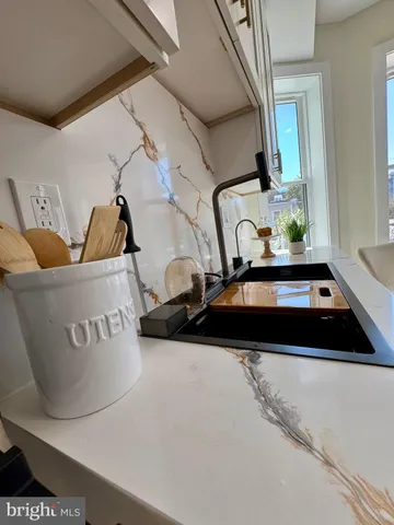 $1,269,999 | 607 K Street Northeast, Washington, DC 20002