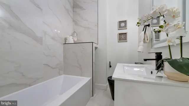 $1,269,999 | 607 K Street Northeast, Washington, DC 20002