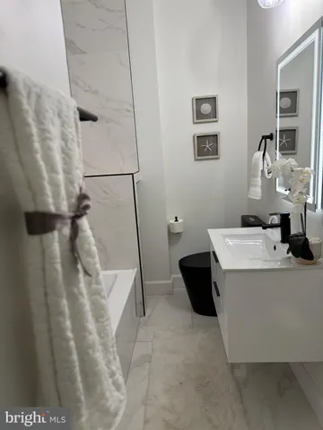 $1,269,999 | 607 K Street Northeast, Washington, DC 20002