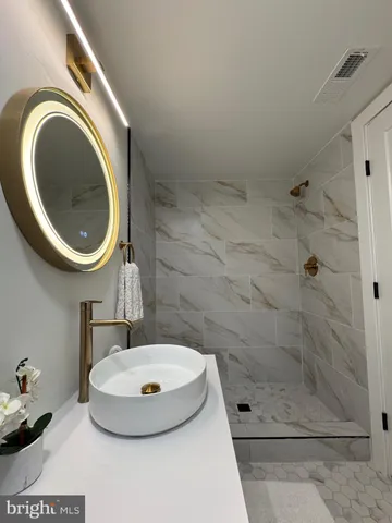 $1,269,999 | 607 K Street Northeast, Washington, DC 20002