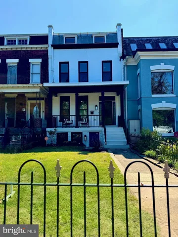 $1,269,999 | 607 K Street Northeast, Washington, DC 20002