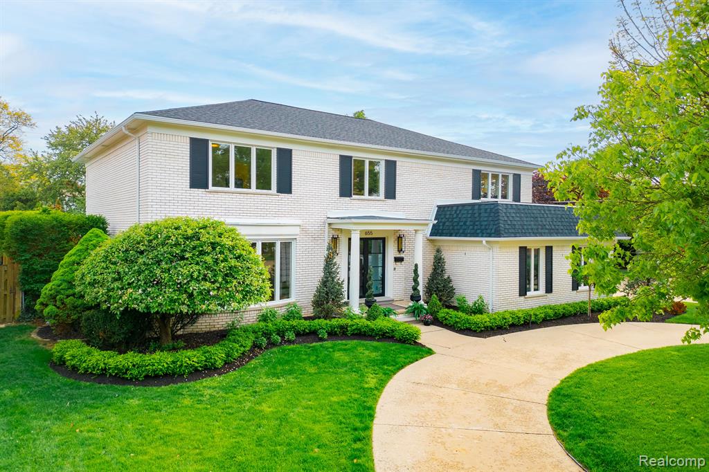 655 Canterbury Road Grosse Pointe Woods, MI 48236 - Photo 2 of 58