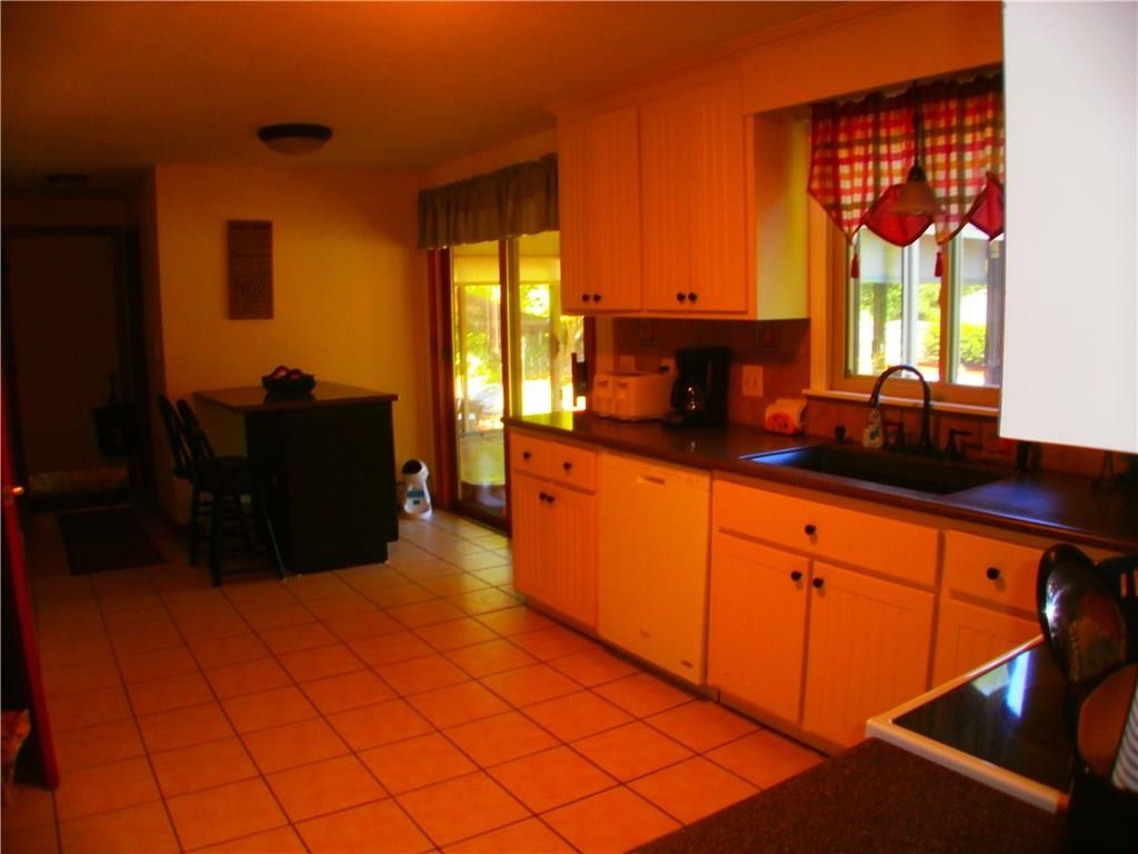 17 A Bellingham Road Blackstone, MA 01504 - Photo 2 of 20 Gallery Image 2