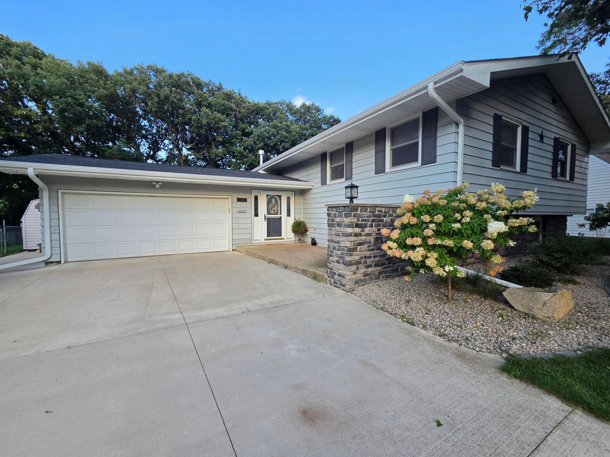 411 Ridge Road Albert Lea, MN 56007 - Photo 1 of 58 Gallery Image 1