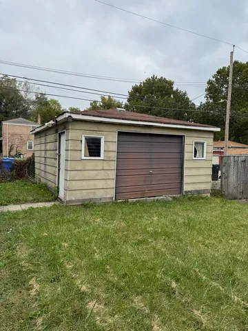 a front view of house with yard