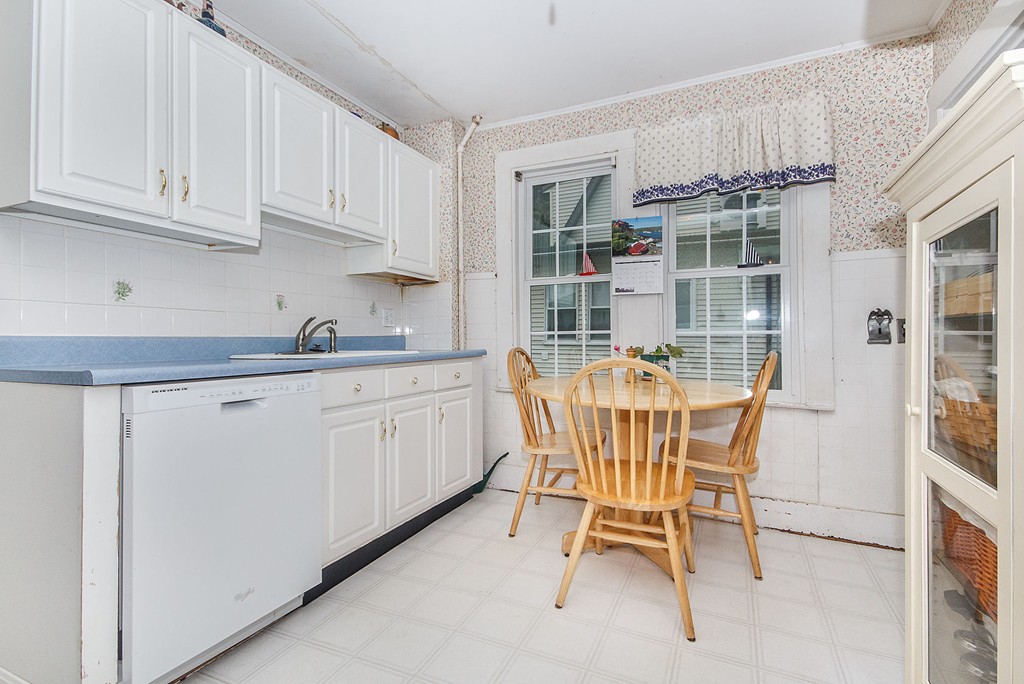 27 Princeton Road Malden, MA 02148 - Photo 6 of 14 Gallery Image 6