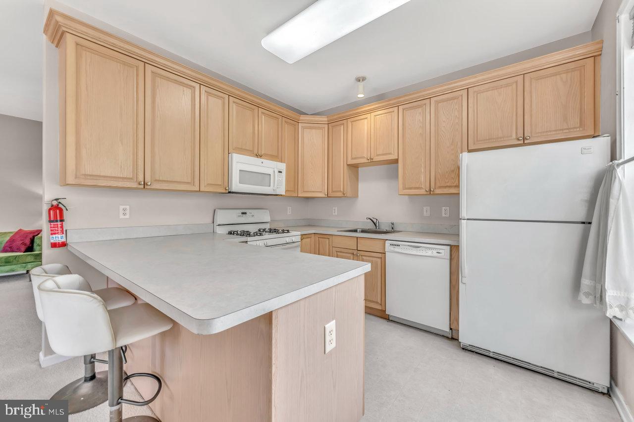 91 Kyle Way Ewing, NJ 08628 - Photo 12 of 35