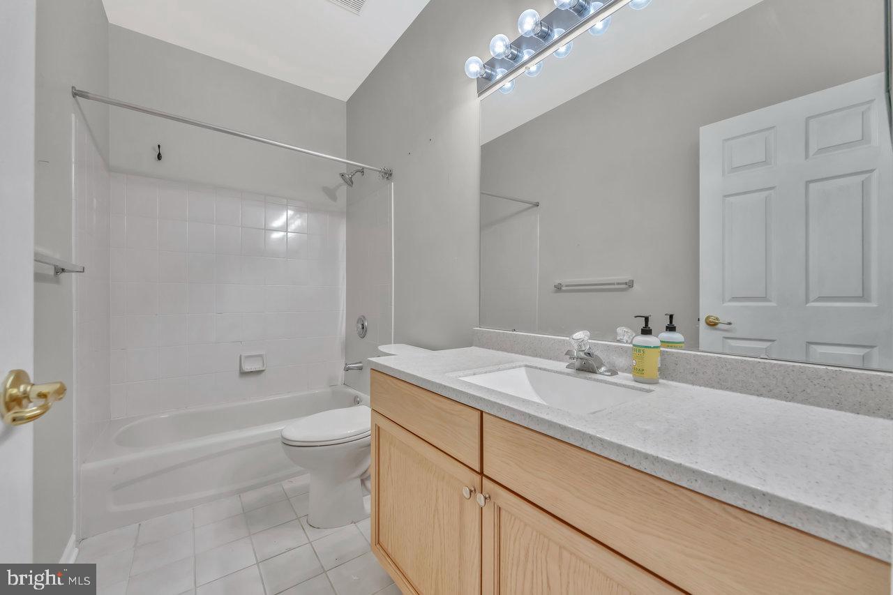 91 Kyle Way Ewing, NJ 08628 - Photo 25 of 35