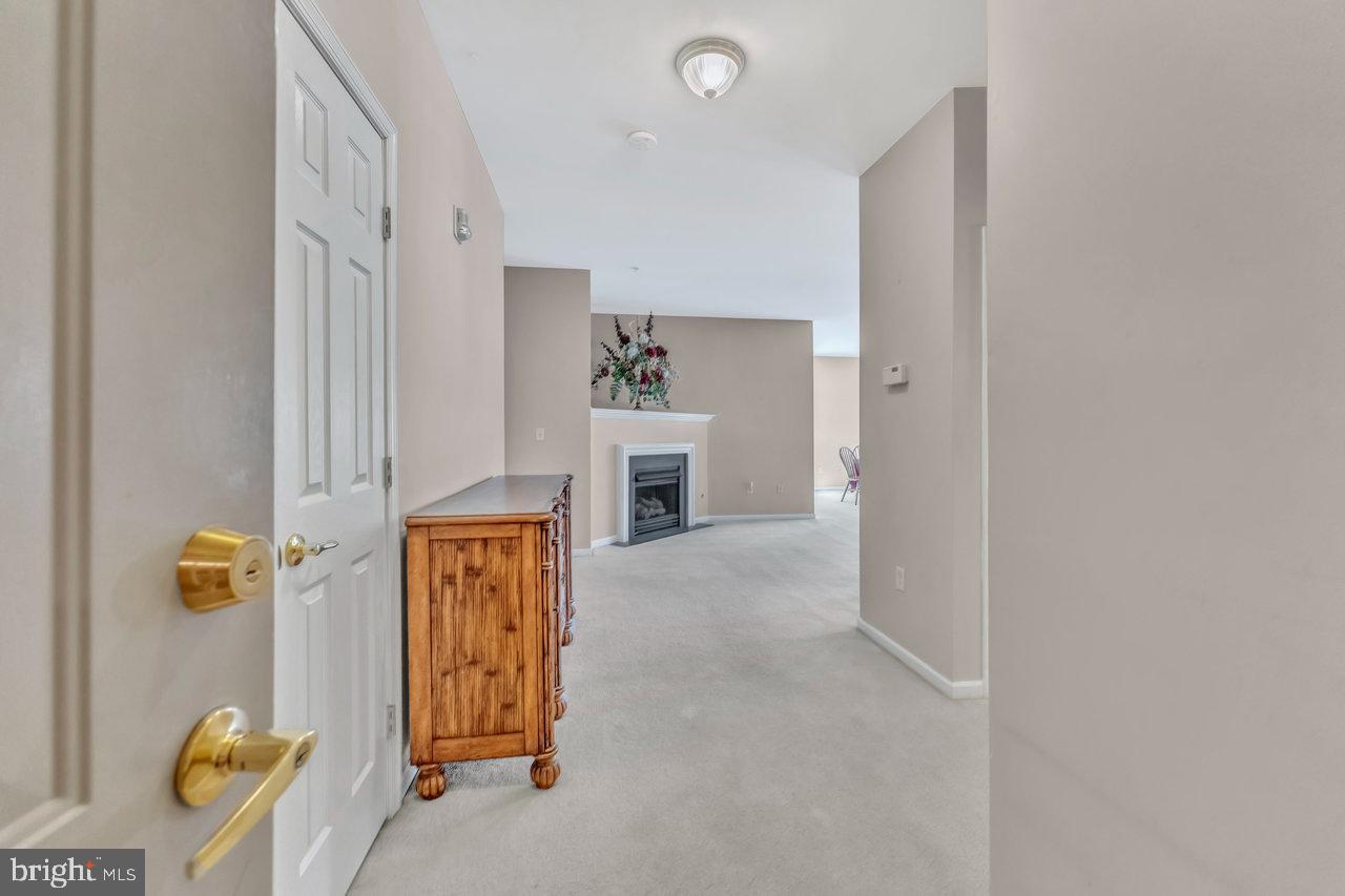 91 Kyle Way Ewing, NJ 08628 - Photo 3 of 35