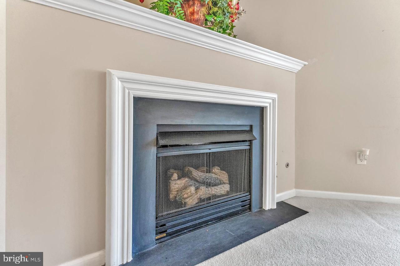 91 Kyle Way Ewing, NJ 08628 - Photo 5 of 35