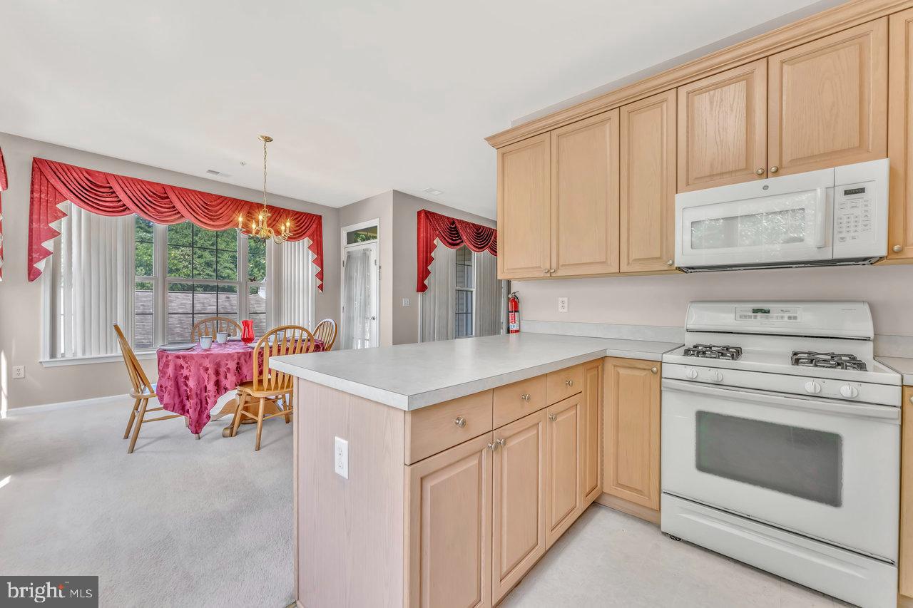 91 Kyle Way Ewing, NJ 08628 - Photo 10 of 35