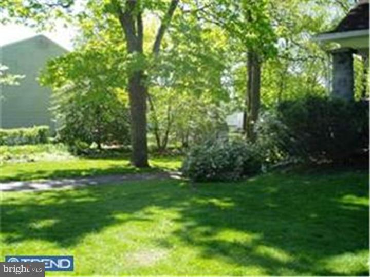 117 Rutledge Avenue Rutledge, PA 19070 - Photo 5 of 11 Front Yard