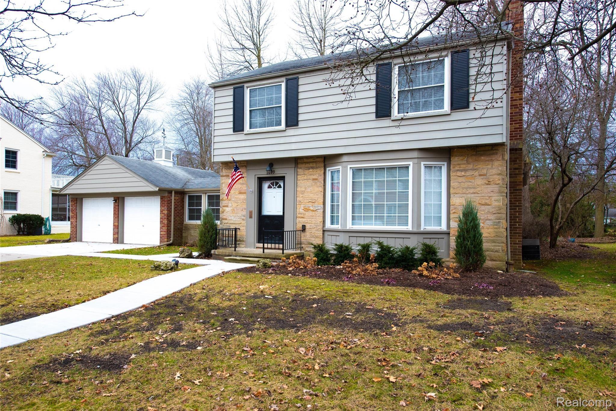 1699 Littlestone Road Grosse Pointe, MI 48236 - Photo 3 of 54 Littlestone 1699 - 49.jpg