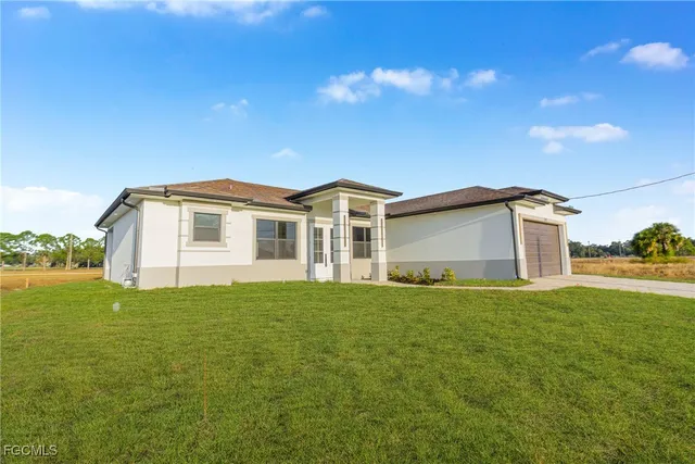 a house view with a outdoor space