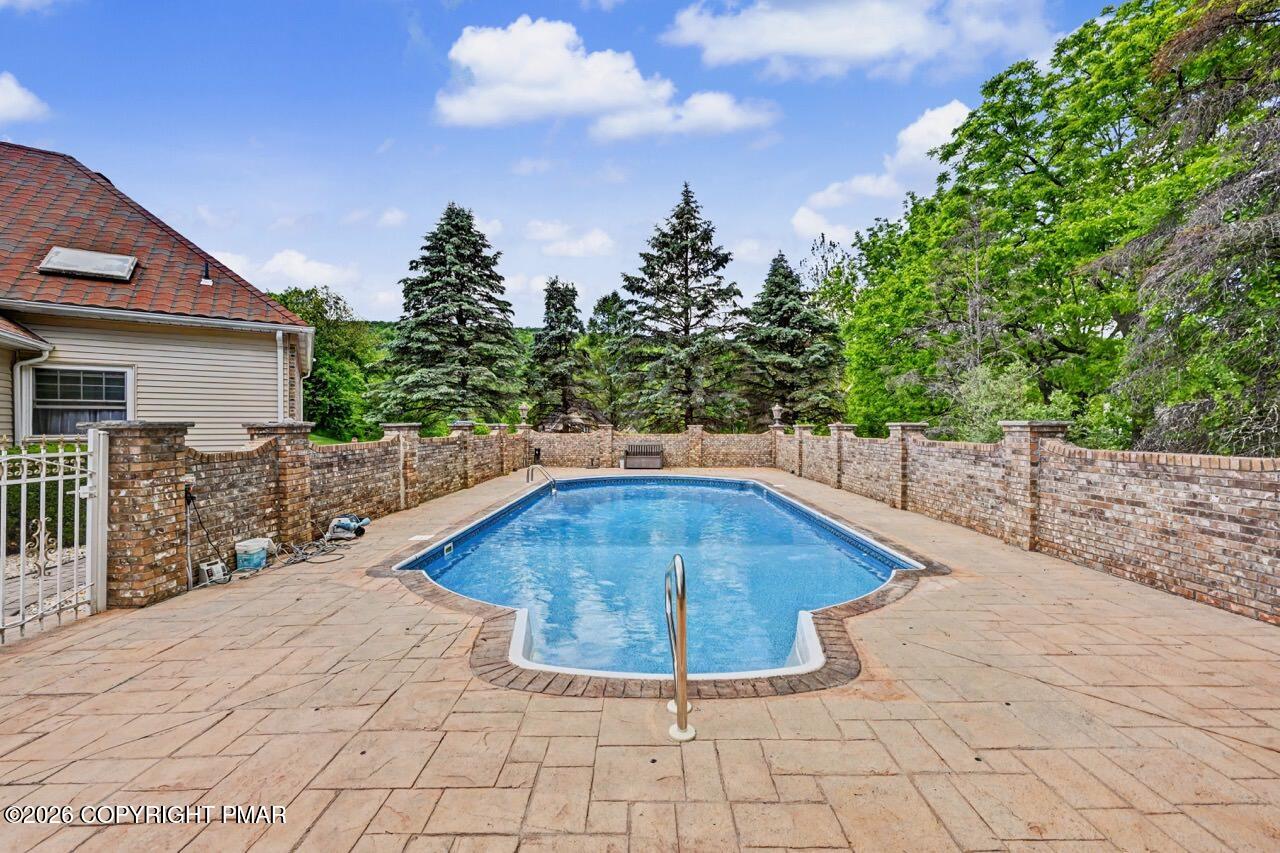 2134 Fox Run Road Stroudsburg, PA 18360 - Photo 95 of 110 2134 Fox Run photo 94