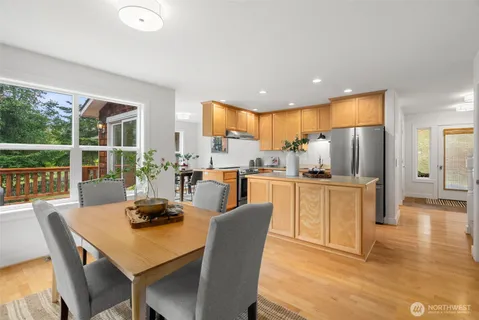 $1,390,000 | 5413 Welfare Avenue Northeast, Bainbridge Island, WA 98110