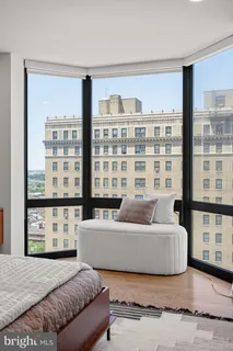 $1,100,000 | 2018-32 Walnut Street, Unit 16GH, Philadelphia, PA 19103