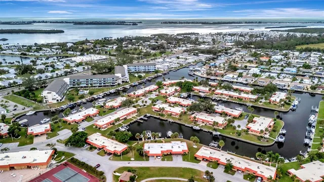 $475,000 | 4110 Catalina Drive, Bradenton, FL 34210