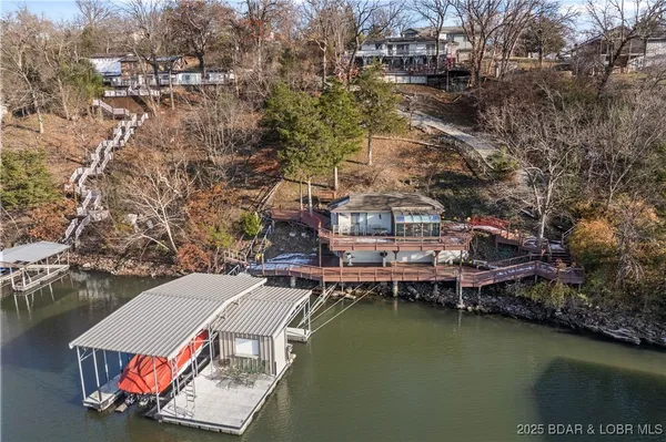 $899,000 | 180 Borders Drive, Lake Ozark, MO 65049