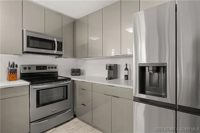 $939,000 | 180 Borders Drive, Lake Ozark, MO 65049