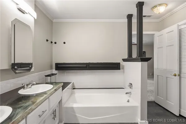 $899,000 | 180 Borders Drive, Lake Ozark, MO 65049