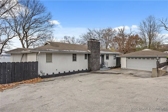 $939,000 | 180 Borders Drive, Lake Ozark, MO 65049