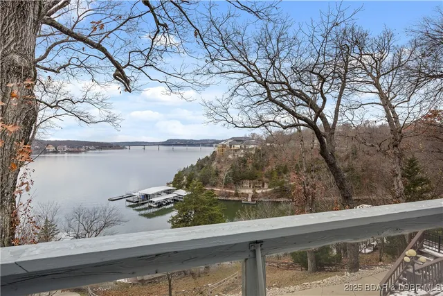 $939,000 | 180 Borders Drive, Lake Ozark, MO 65049