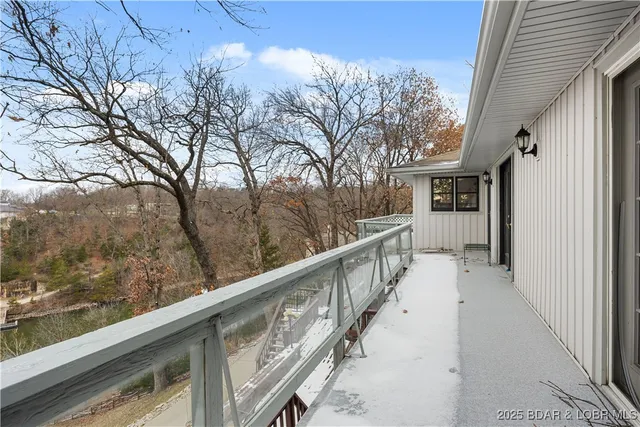 $939,000 | 180 Borders Drive, Lake Ozark, MO 65049