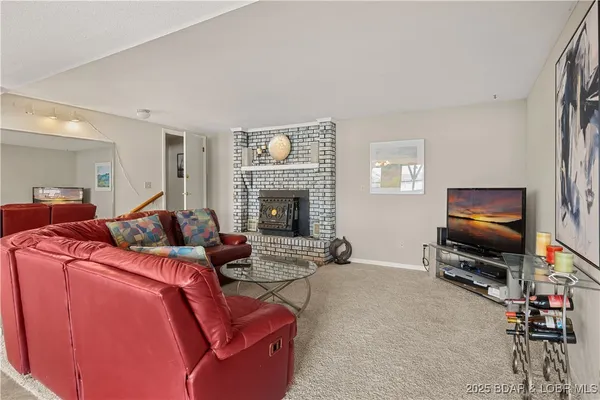 $899,000 | 180 Borders Drive, Lake Ozark, MO 65049