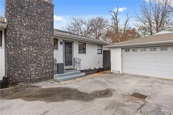 $899,000 | 180 Borders Drive, Lake Ozark, MO 65049