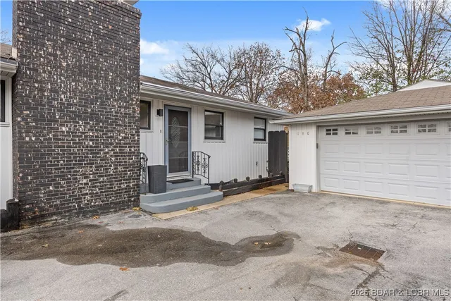 $939,000 | 180 Borders Drive, Lake Ozark, MO 65049