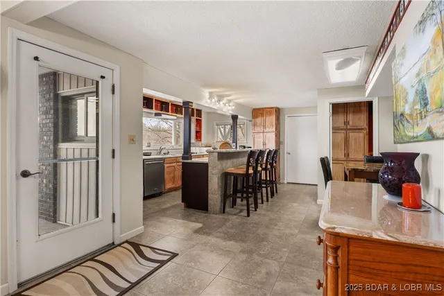 $939,000 | 180 Borders Drive, Lake Ozark, MO 65049