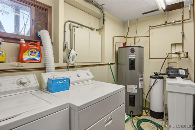 $939,000 | 180 Borders Drive, Lake Ozark, MO 65049