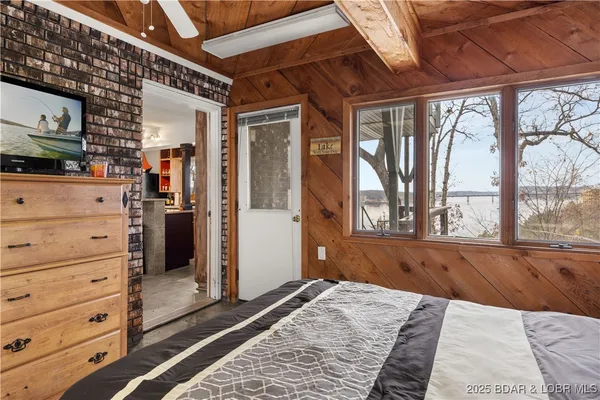 $899,000 | 180 Borders Drive, Lake Ozark, MO 65049