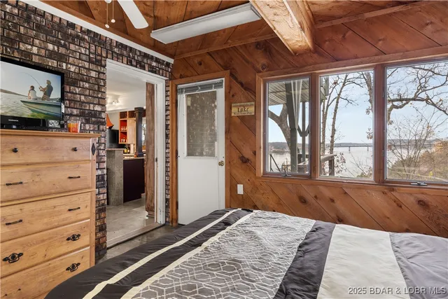 $939,000 | 180 Borders Drive, Lake Ozark, MO 65049