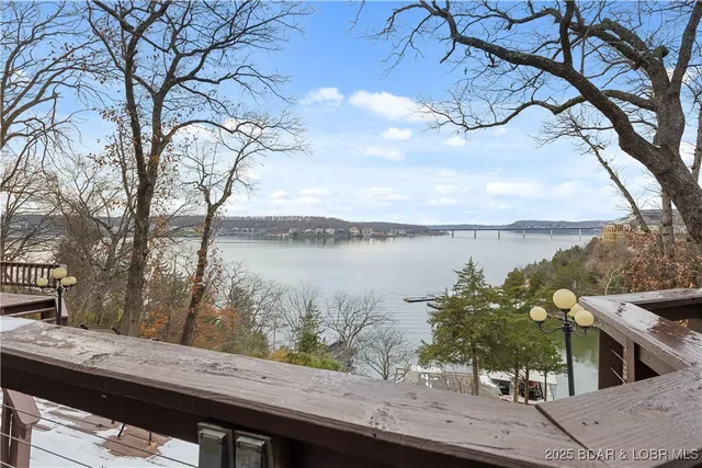 $939,000 | 180 Borders Drive, Lake Ozark, MO 65049