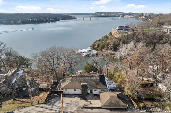 $899,000 | 180 Borders Drive, Lake Ozark, MO 65049