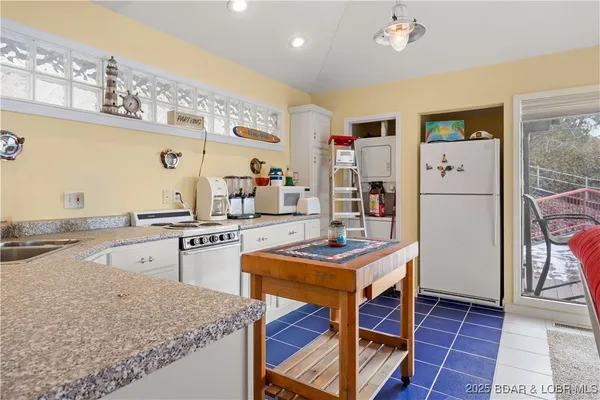 $899,000 | 180 Borders Drive, Lake Ozark, MO 65049