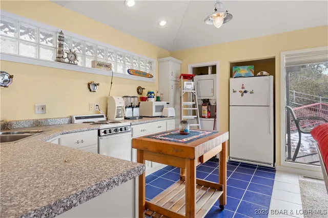 $939,000 | 180 Borders Drive, Lake Ozark, MO 65049