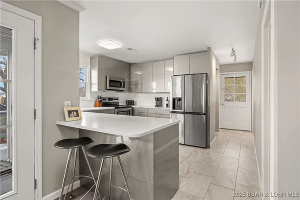 $899,000 | 180 Borders Drive, Lake Ozark, MO 65049